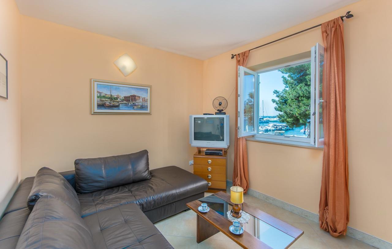 Apartment Riva ポレッチ エクステリア 写真